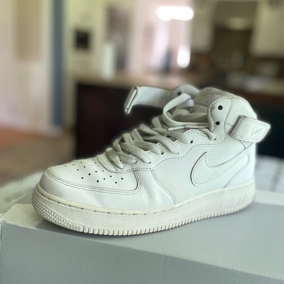 Af1 - Picture 1 of 4